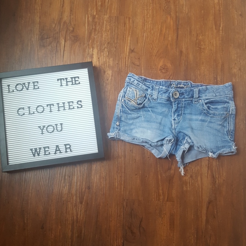 🎉Free with any purchase.Amethyst blue jean shorts